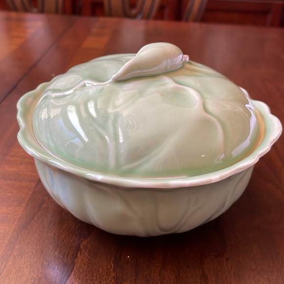 VTG Porcelain Ceramic Cabbage or Lettuce Ware Covered Bowl - Picture 9 of 9